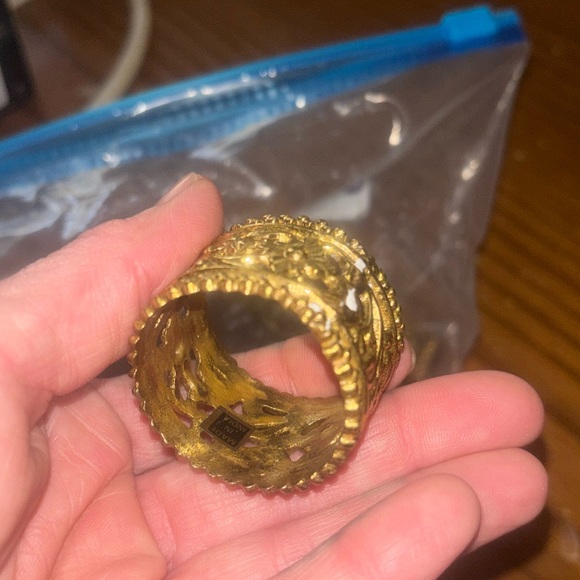 Vintage Brass Floral Napkin Holders - Picture 4 of 6